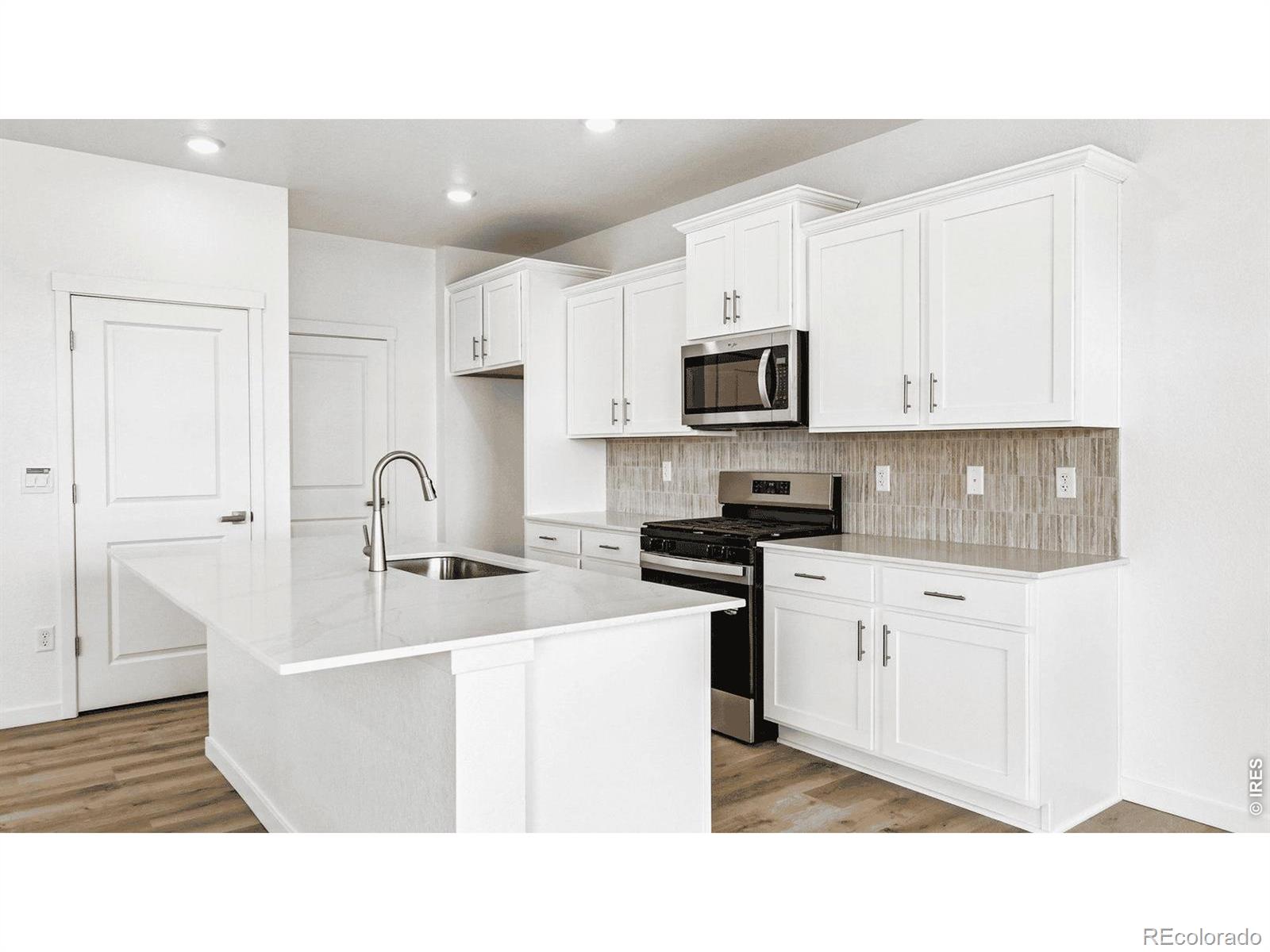 MLS Image #14 for 1973  sorghum way,johnstown, Colorado