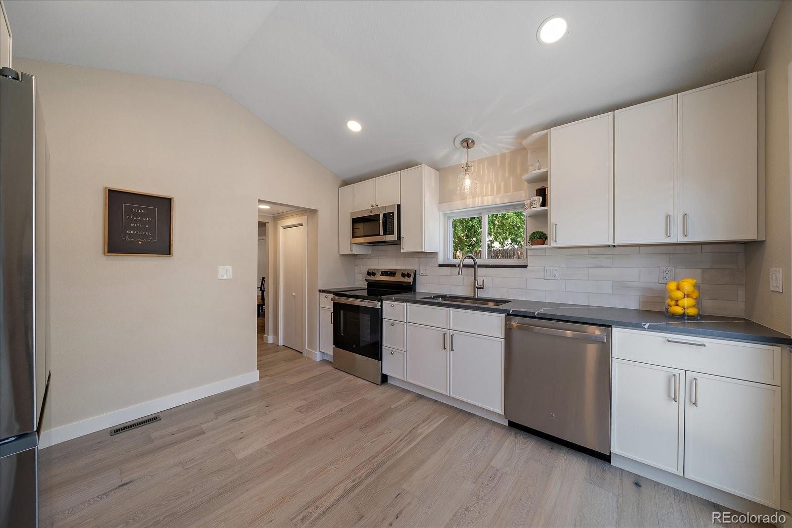 MLS Image #12 for 4344 s bannock street,englewood, Colorado