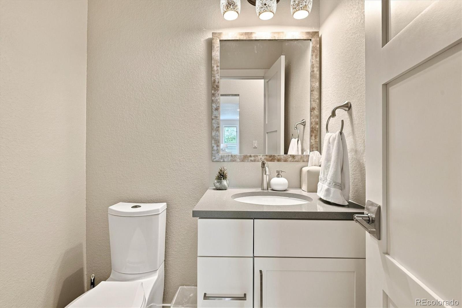 MLS Image #19 for 2980 s cherry way,denver, Colorado