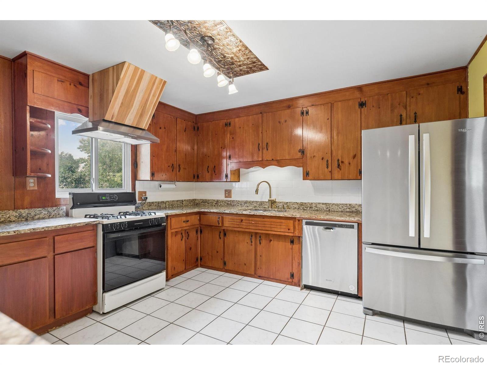 MLS Image #10 for 10355 w 13th place,lakewood, Colorado