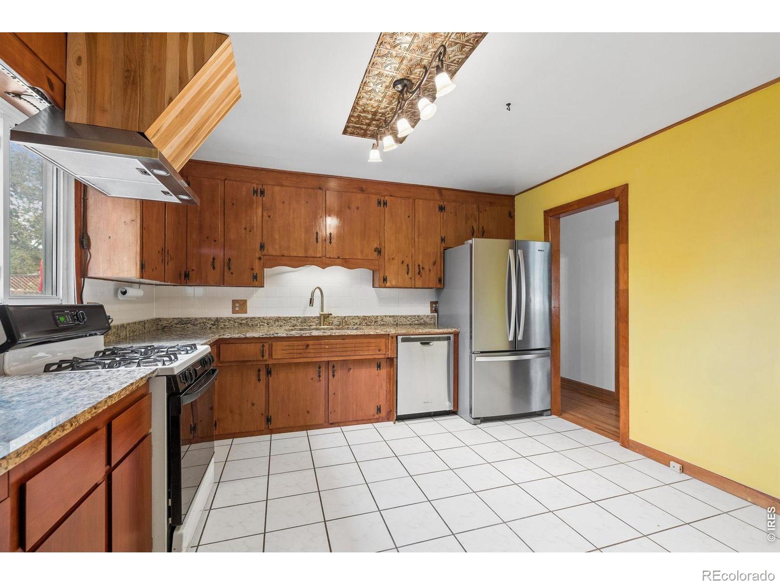MLS Image #12 for 10355 w 13th place,lakewood, Colorado