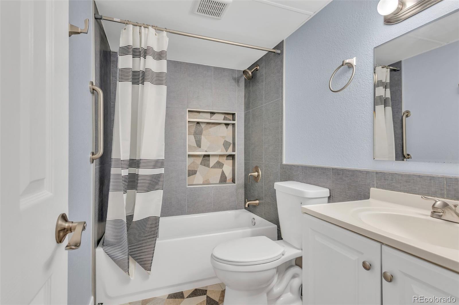 MLS Image #11 for 2281 s vaughn way,aurora, Colorado