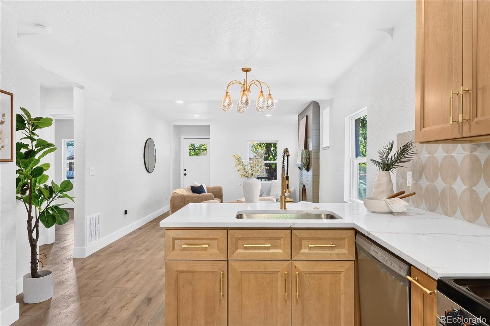 MLS Image #6 for 2661 n glencoe street,denver, Colorado