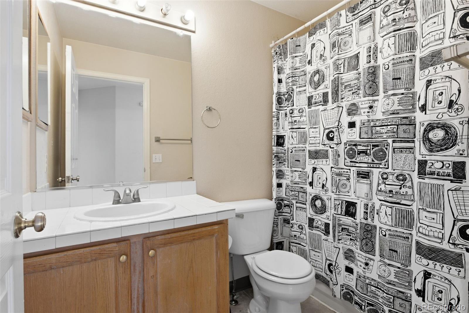 MLS Image #10 for 4654  flanders way,denver, Colorado