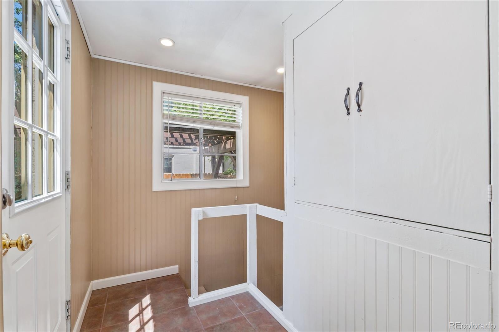 MLS Image #7 for 129 e exposition avenue,denver, Colorado