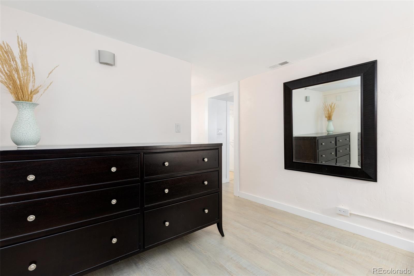 MLS Image #28 for 1490 s lincoln street,denver, Colorado
