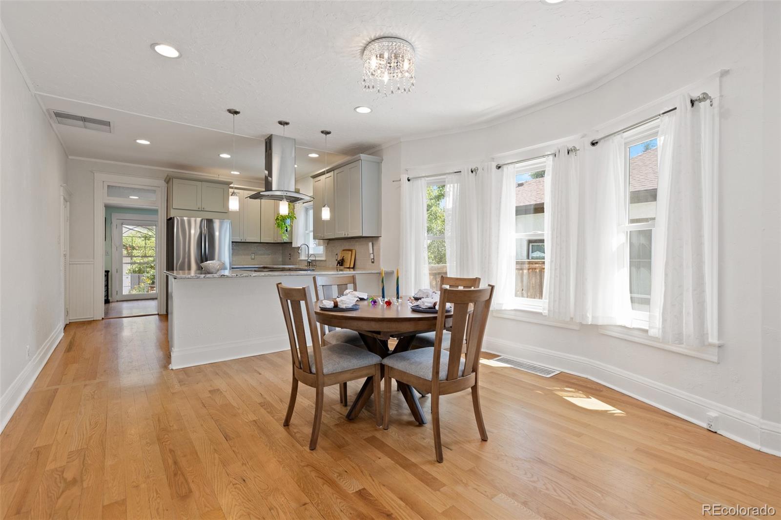 MLS Image #3 for 1490 s lincoln street,denver, Colorado