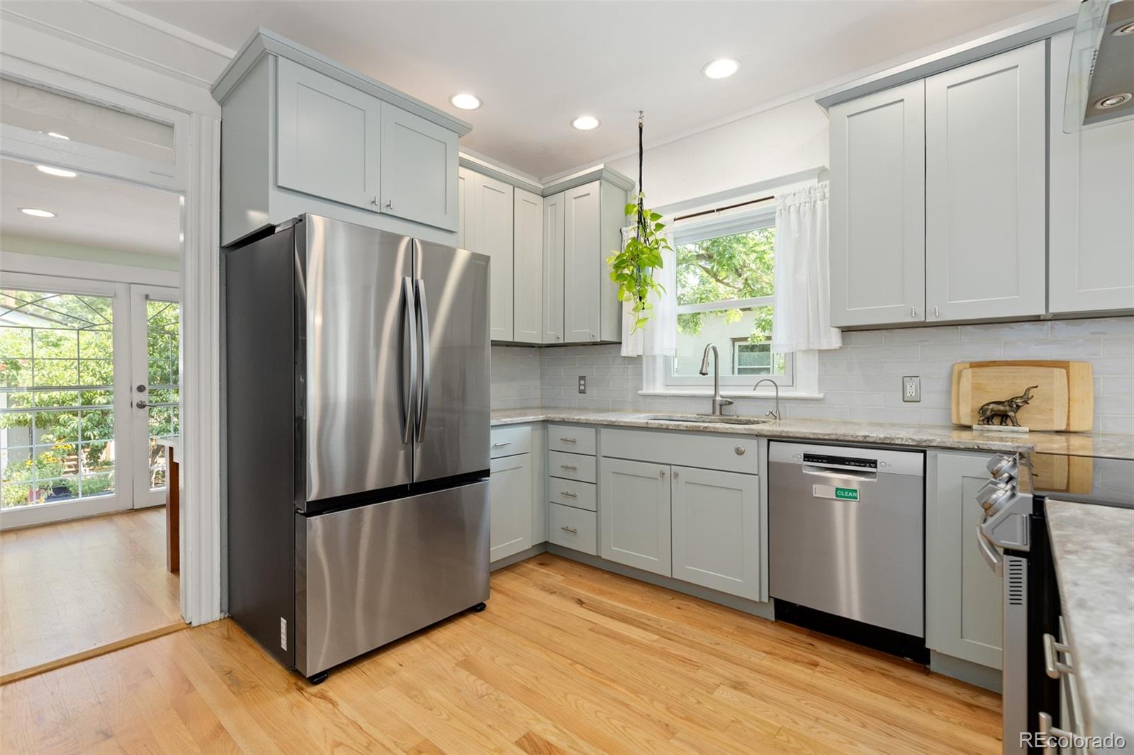 MLS Image #4 for 1490 s lincoln street,denver, Colorado