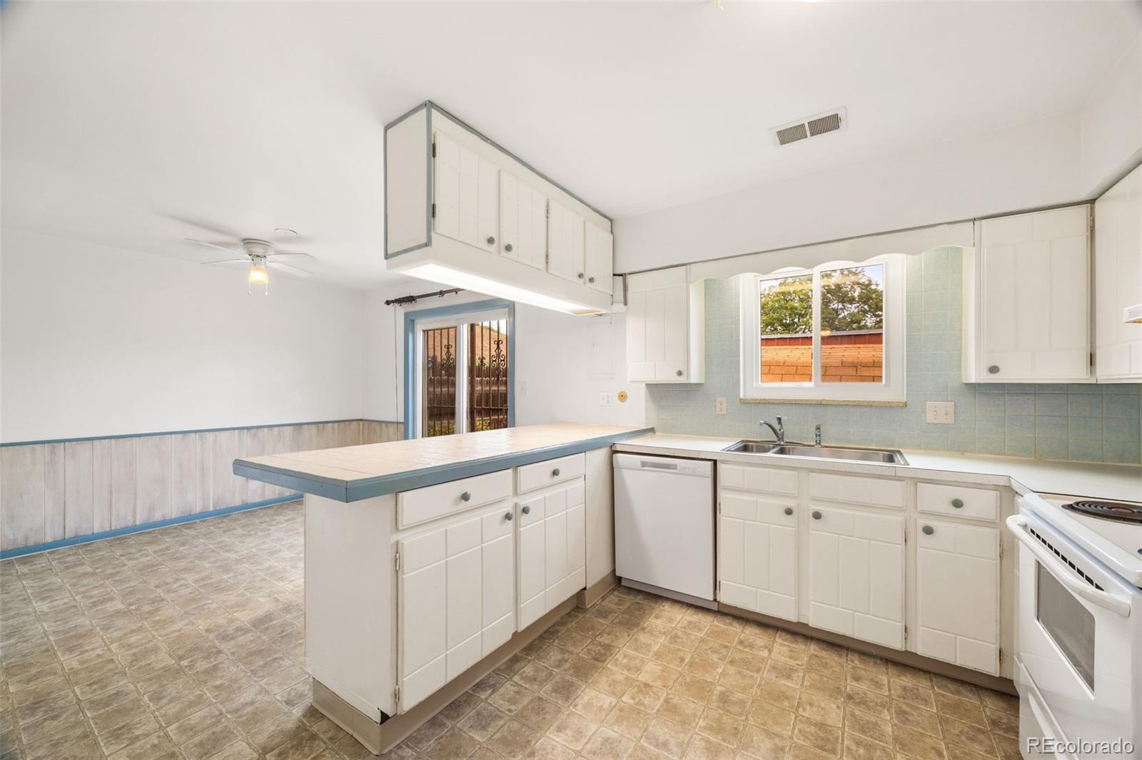 MLS Image #16 for 5589 s lowell boulevard,littleton, Colorado