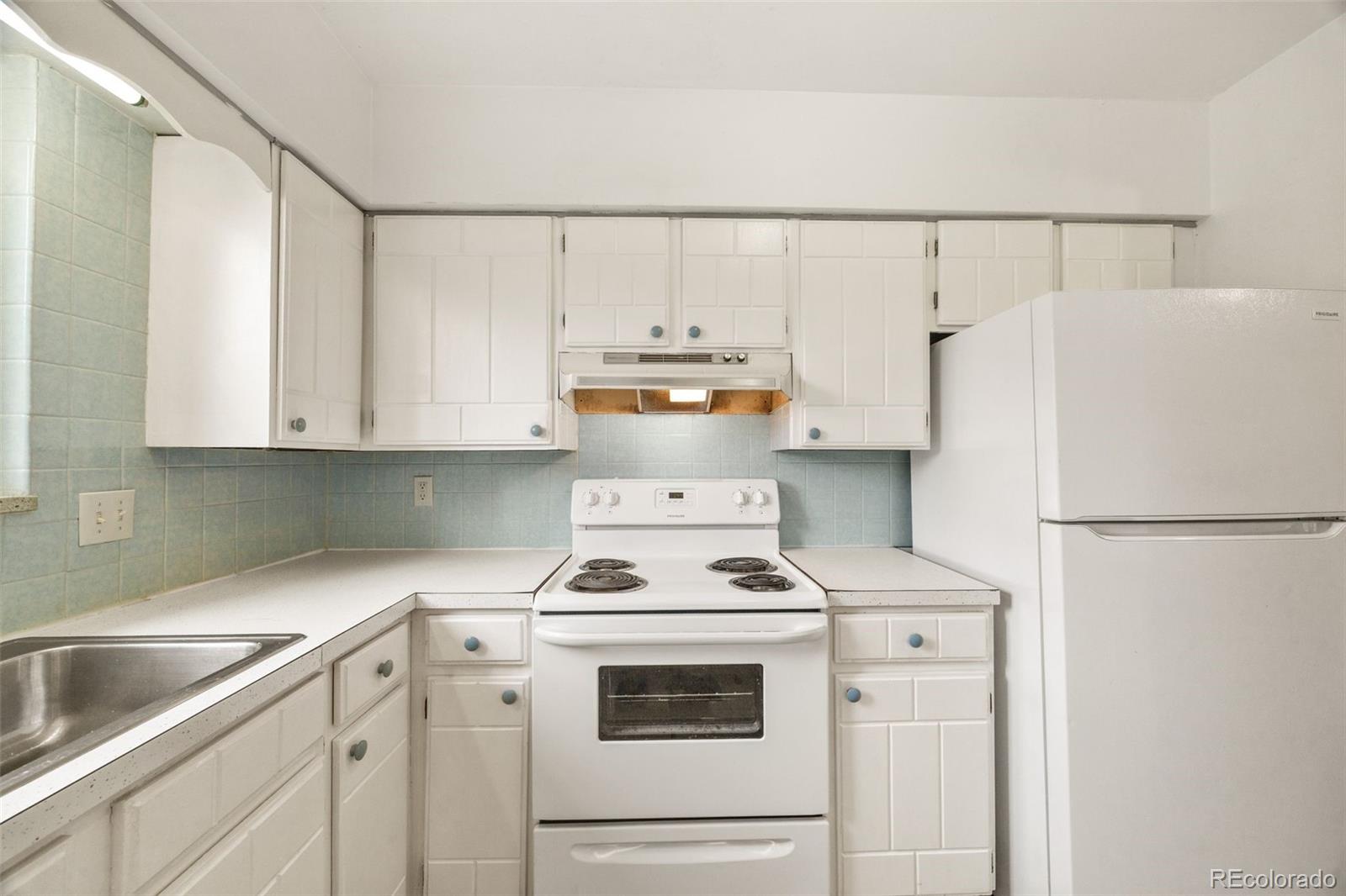 MLS Image #18 for 5589 s lowell boulevard,littleton, Colorado