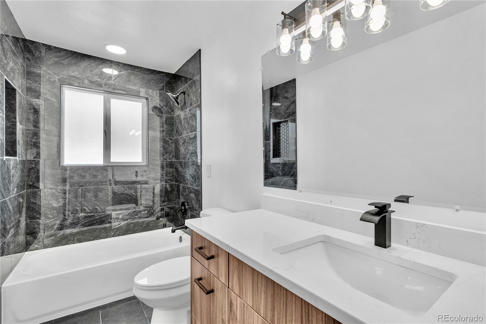 MLS Image #7 for 10272 w lehigh avenue,denver, Colorado
