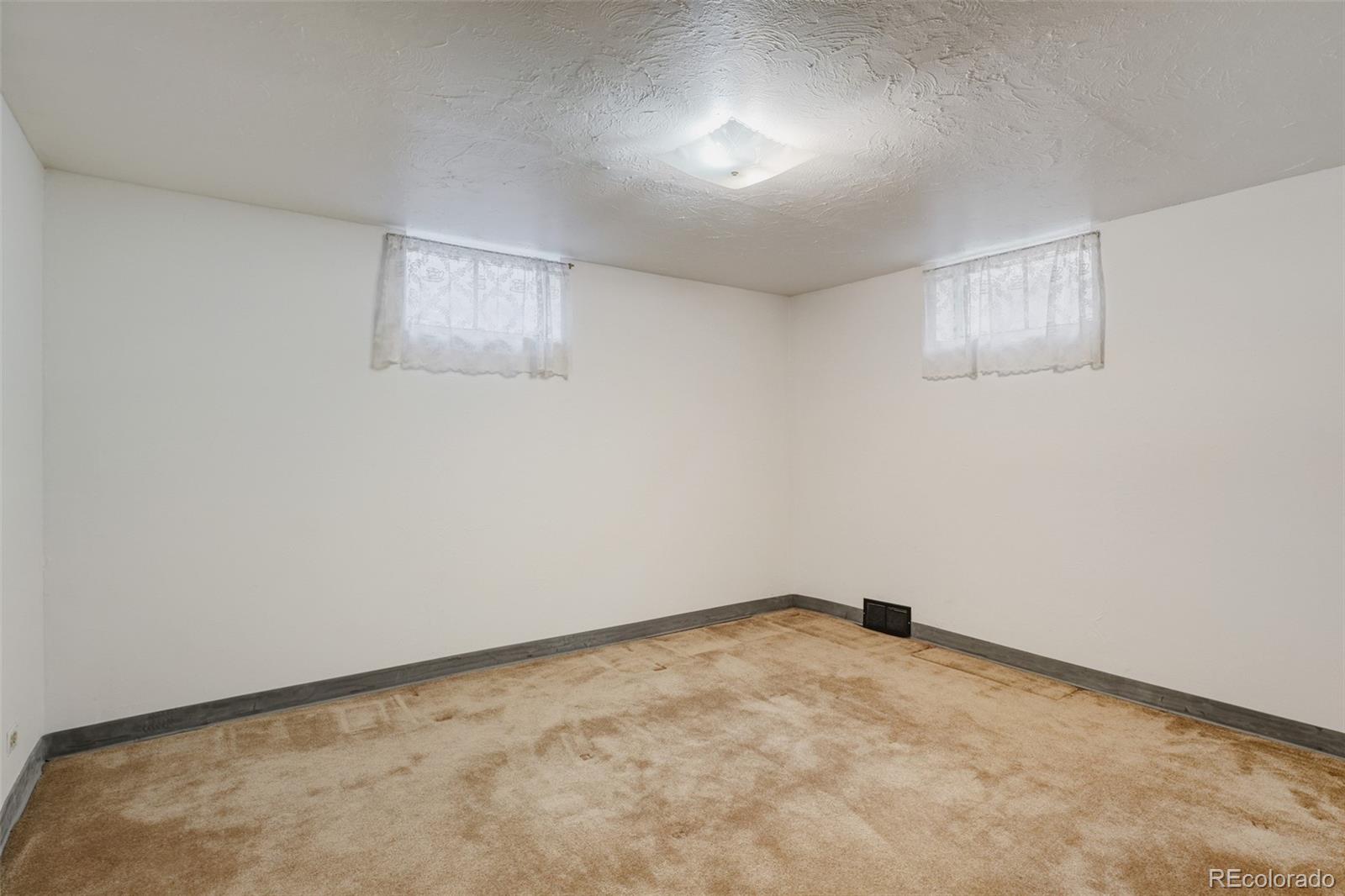 MLS Image #16 for 181 s holly street,denver, Colorado