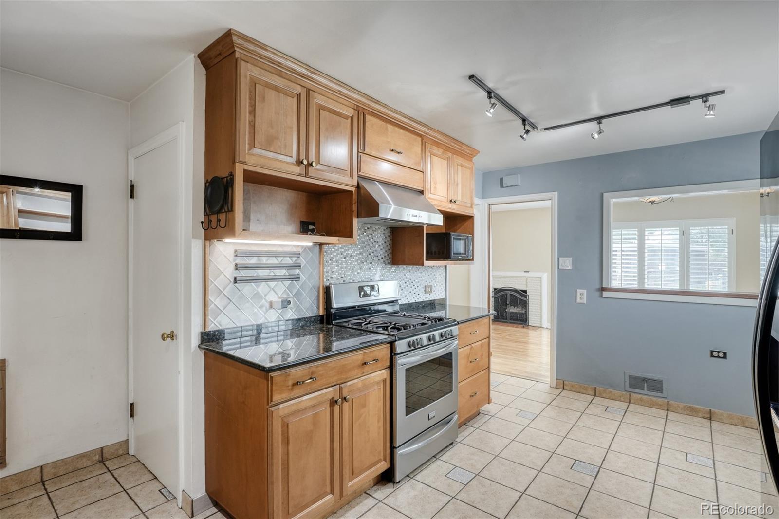 MLS Image #5 for 181 s holly street,denver, Colorado