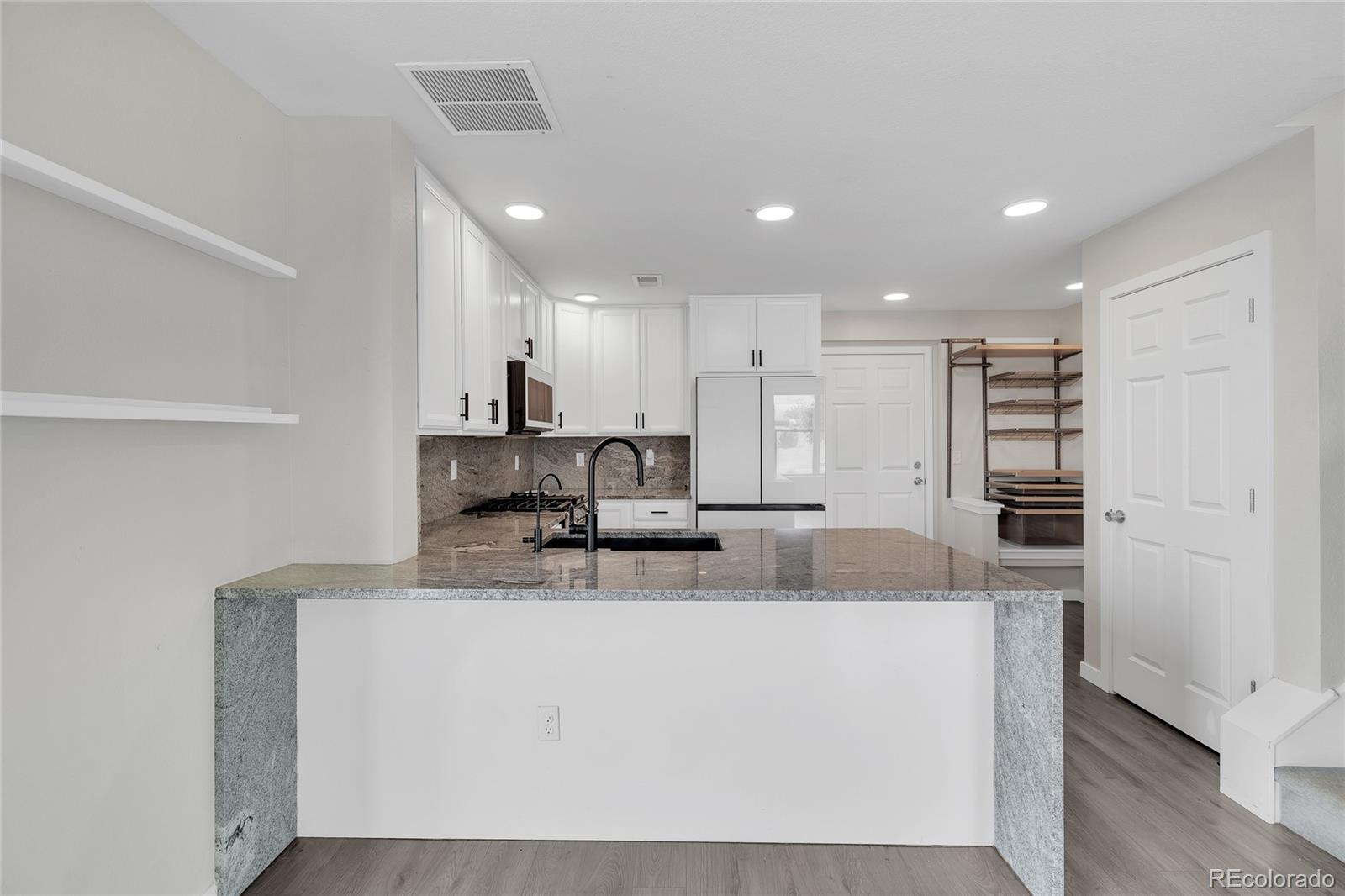 MLS Image #9 for 9811 e 56th place,denver, Colorado