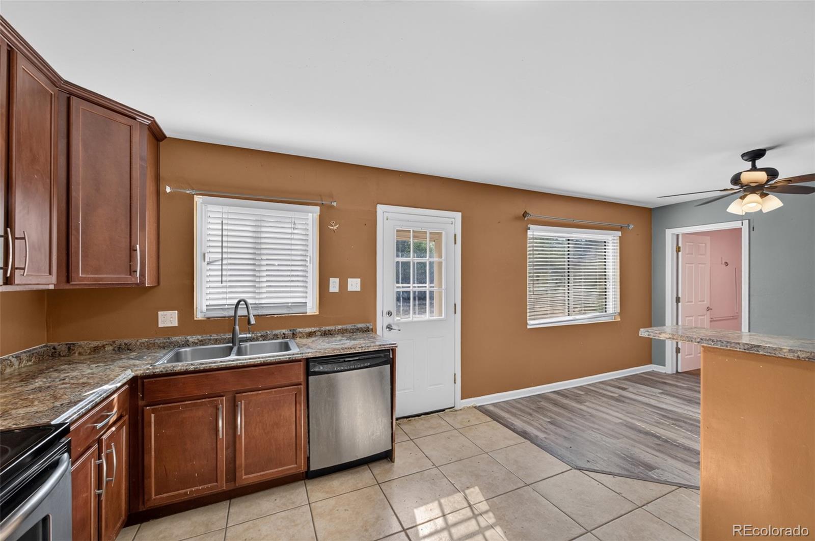 MLS Image #11 for 919  troy street,aurora, Colorado