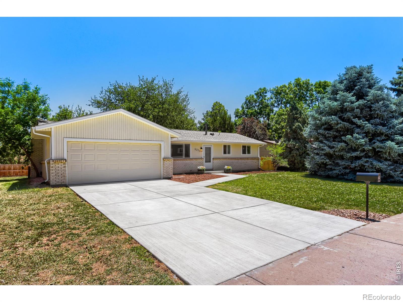 MLS Image #1 for 6270 s fenton court,littleton, Colorado