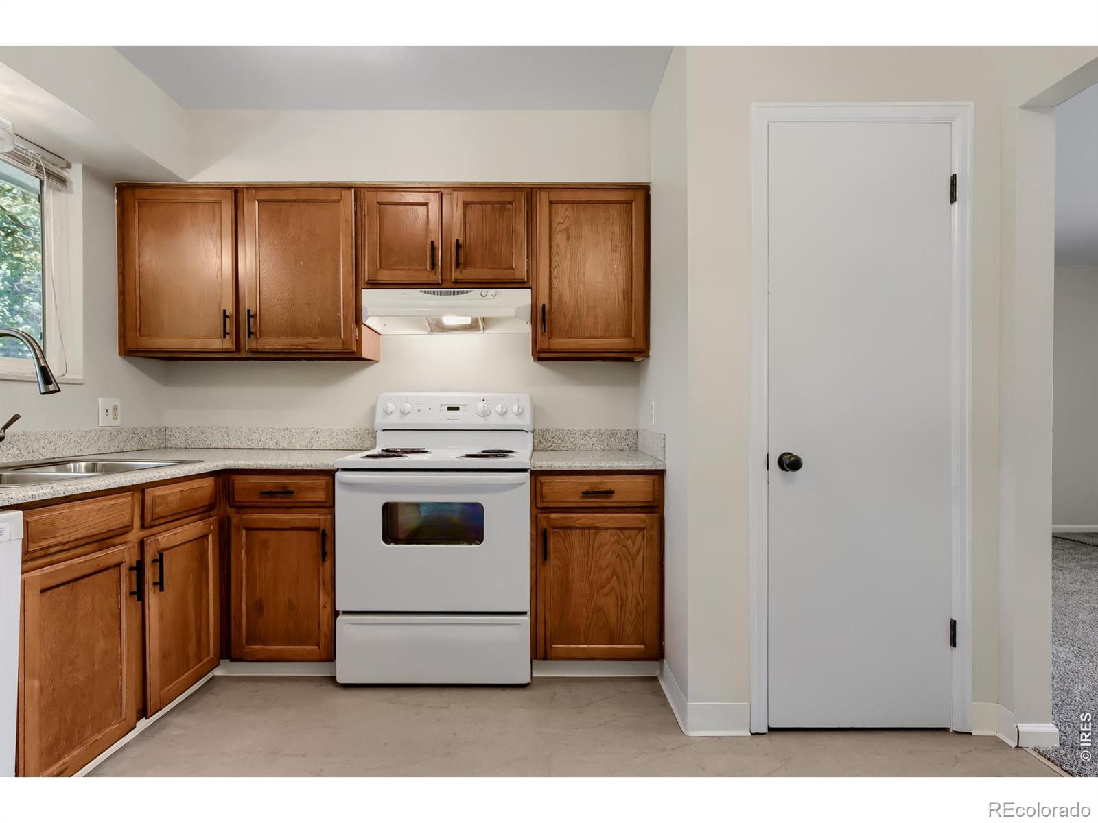 MLS Image #10 for 6270 s fenton court,littleton, Colorado