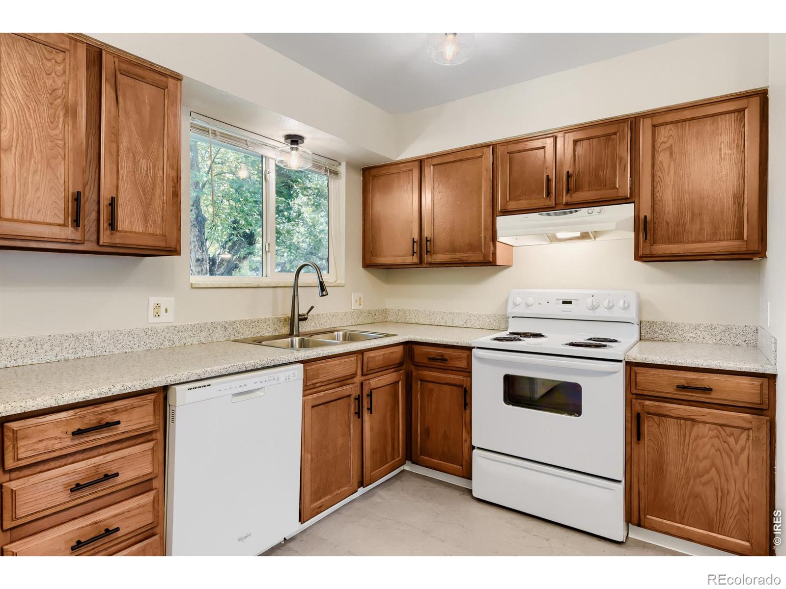 MLS Image #9 for 6270 s fenton court,littleton, Colorado