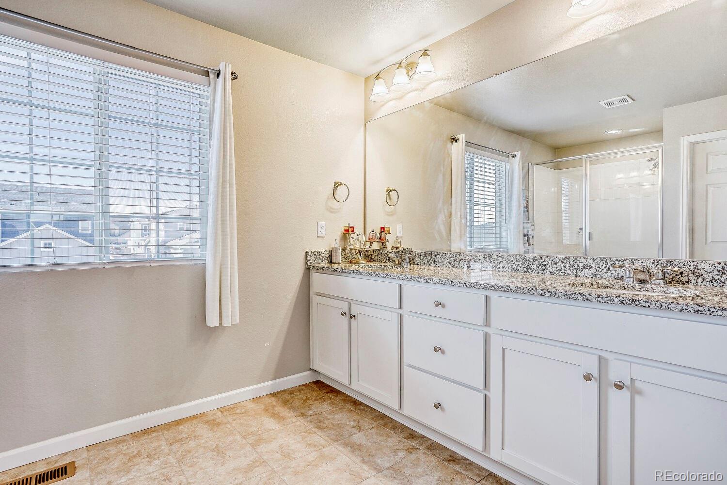 MLS Image #20 for 11748  oneida street,denver, Colorado