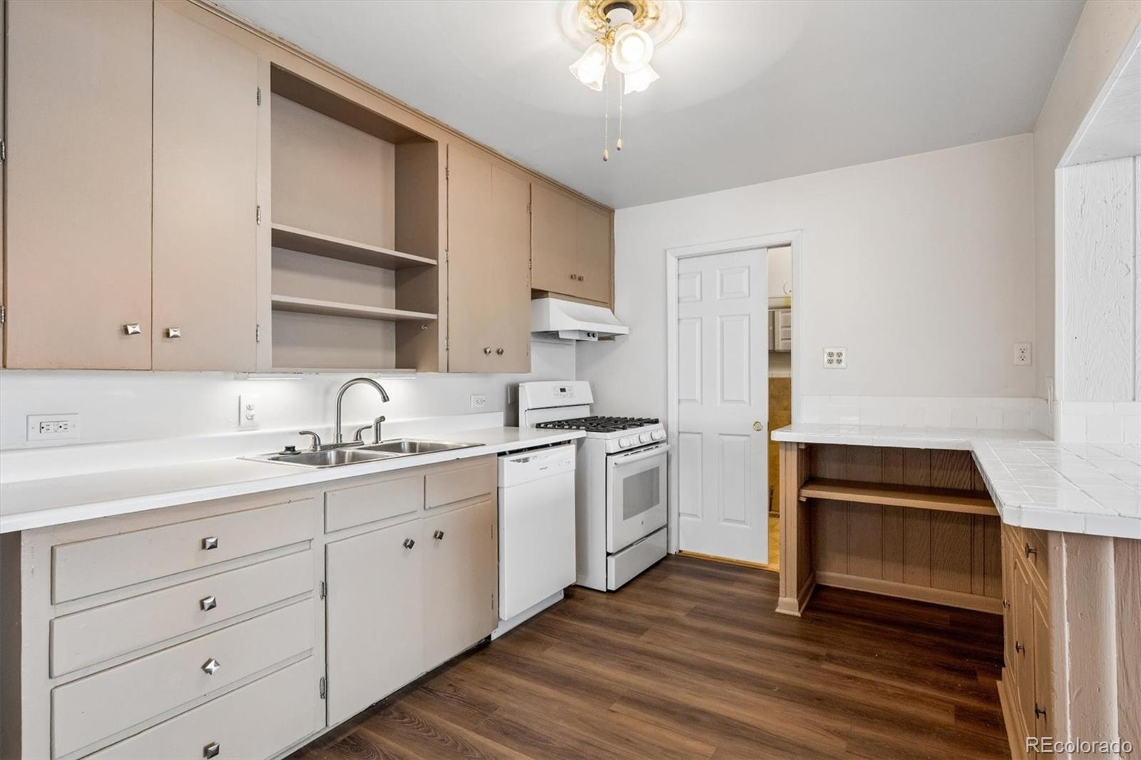 MLS Image #10 for 9230  wigham street,thornton, Colorado