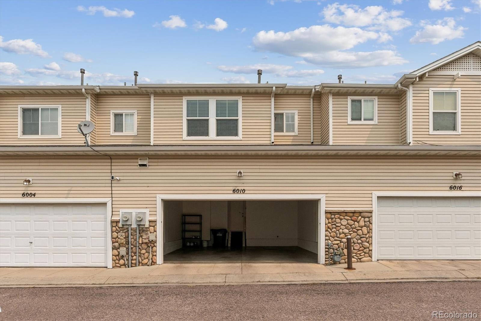 MLS Image #18 for 6010  conductors point,colorado springs, Colorado