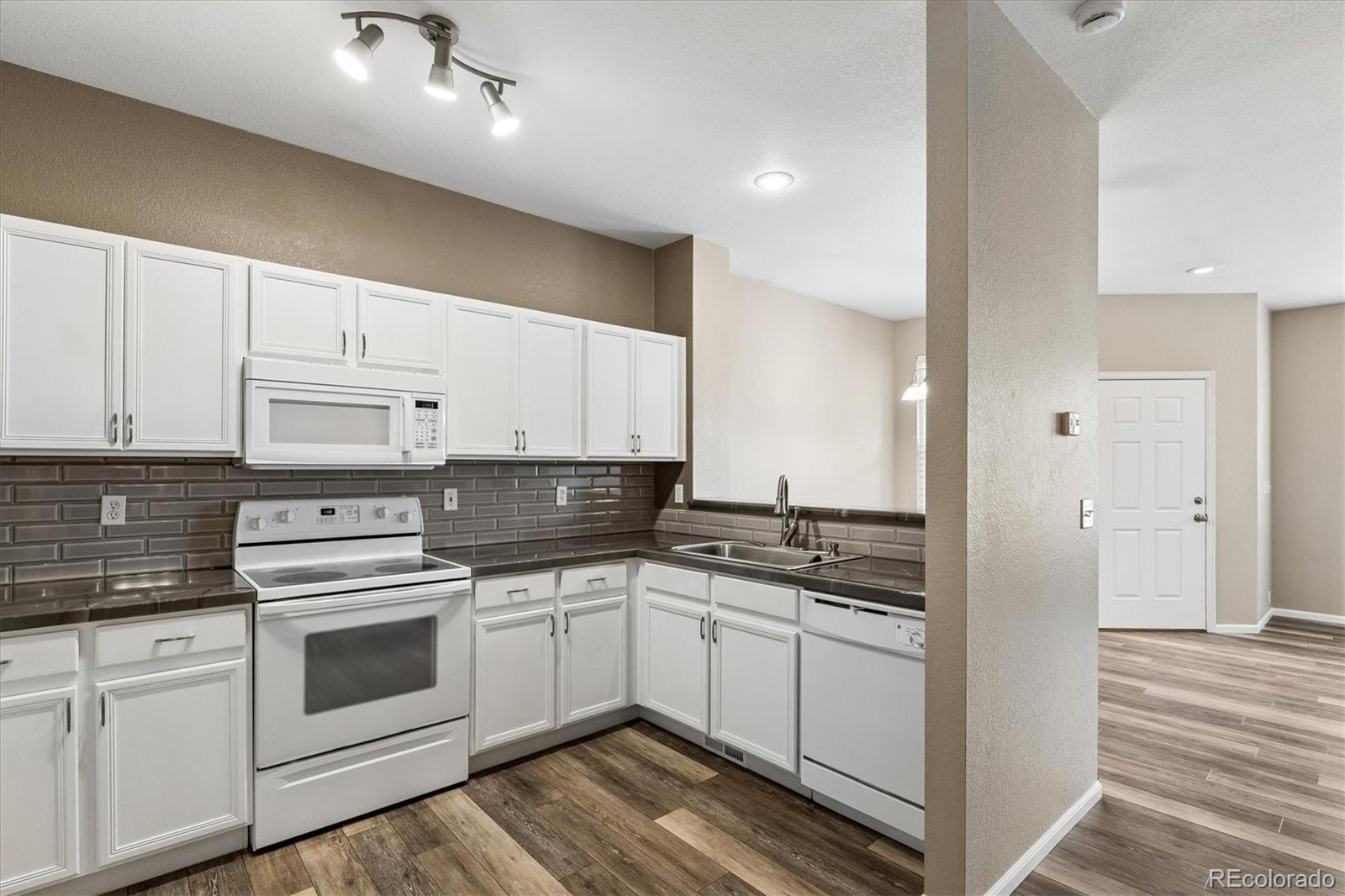 MLS Image #2 for 6010  conductors point,colorado springs, Colorado