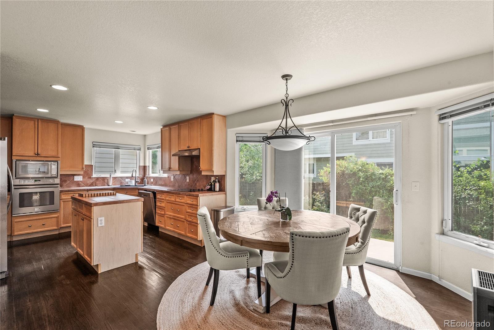 MLS Image #11 for 8382 e amherst circle,denver, Colorado