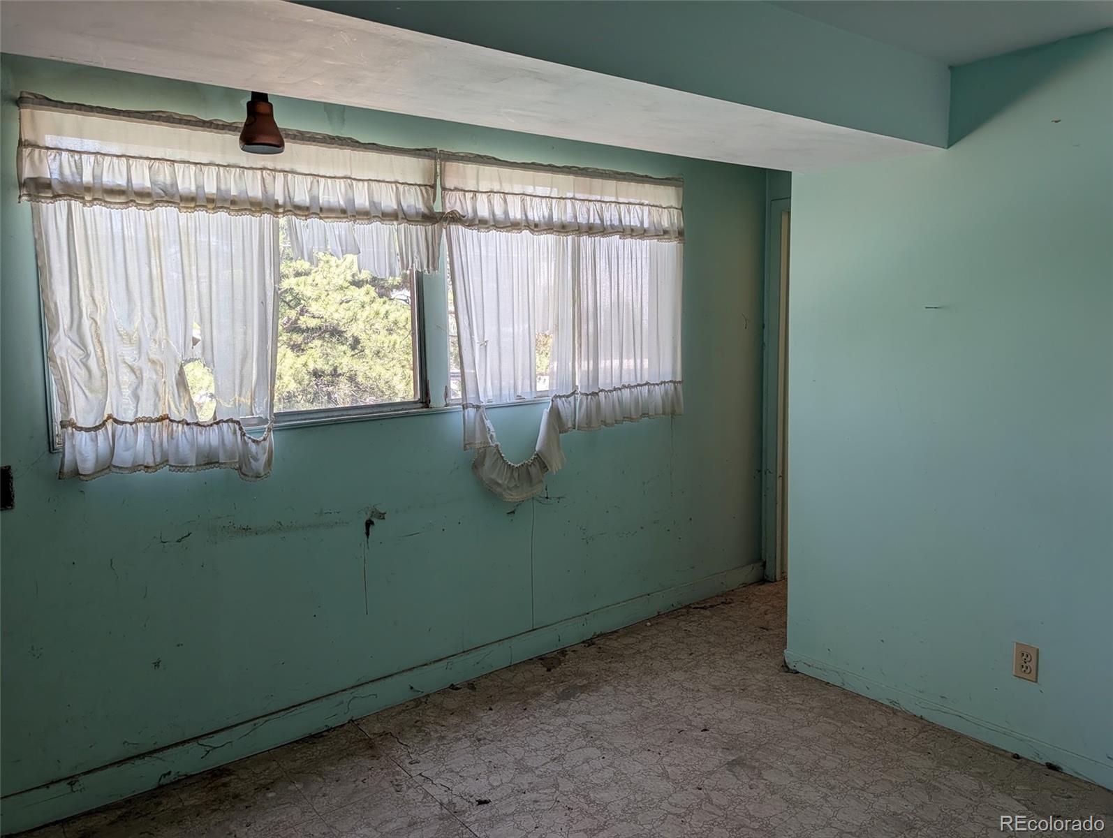 MLS Image #18 for 950 s foothill drive,denver, Colorado