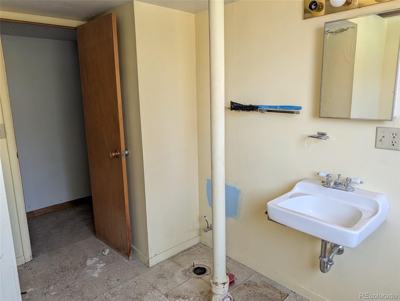 MLS Image #21 for 950 s foothill drive,denver, Colorado