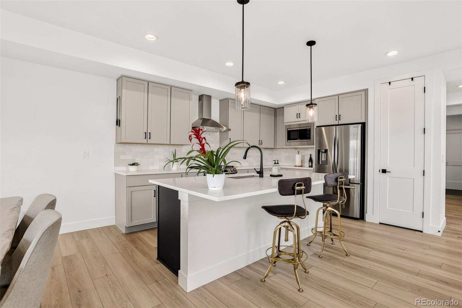MLS Image #7 for 6780 w 60th avenue,arvada, Colorado