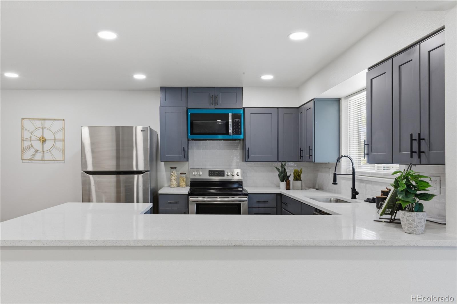 MLS Image #3 for 6033  hoyt court,arvada, Colorado
