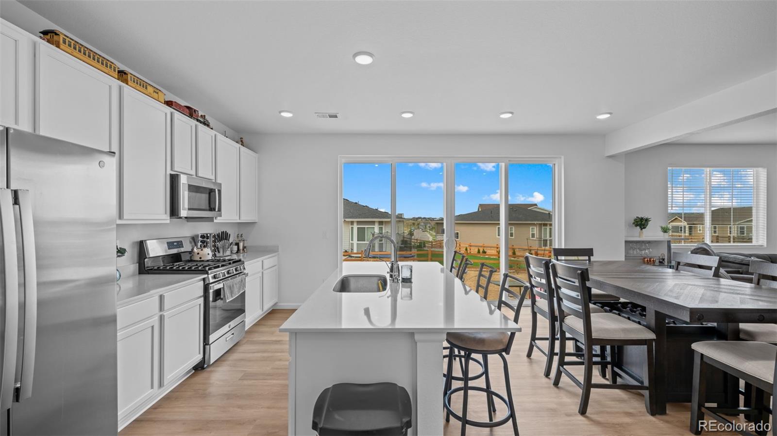 MLS Image #14 for 24770 e 39th avenue,aurora, Colorado