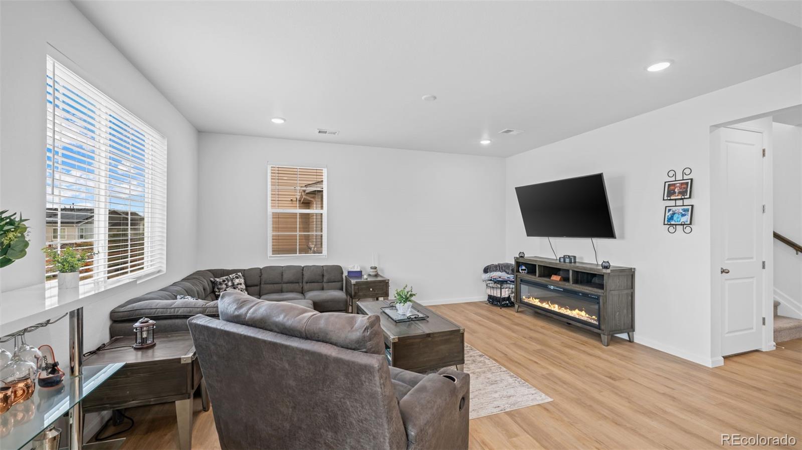 MLS Image #8 for 24770 e 39th avenue,aurora, Colorado