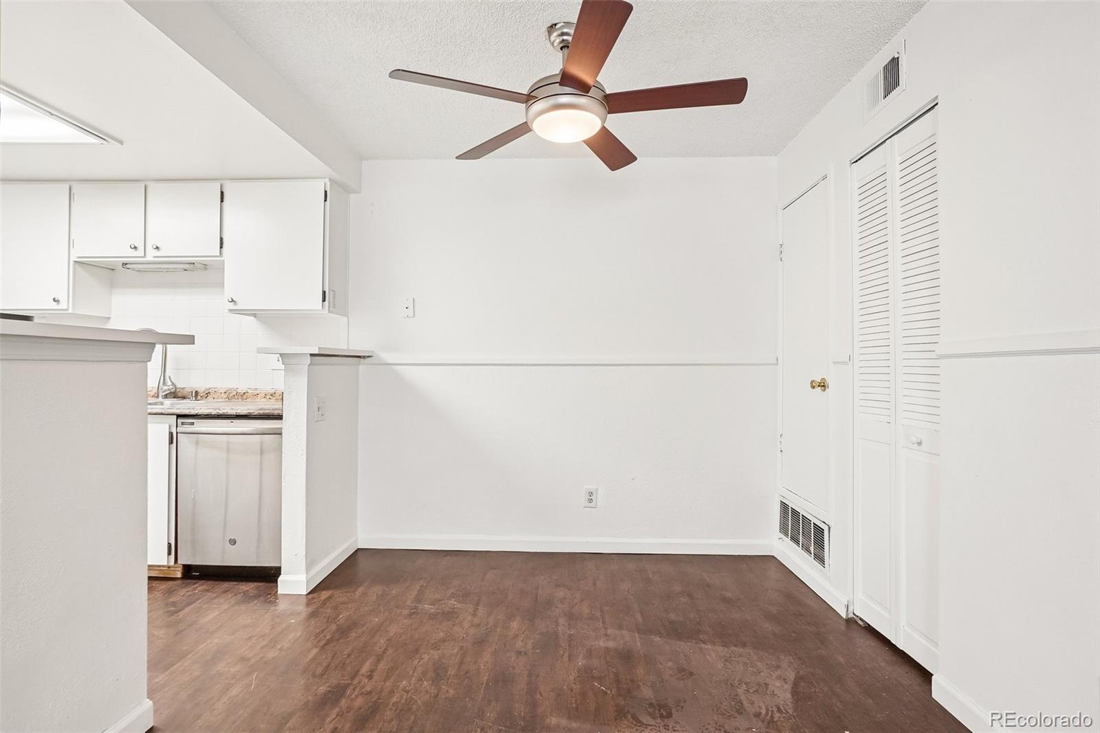MLS Image #5 for 921 s walden street,aurora, Colorado