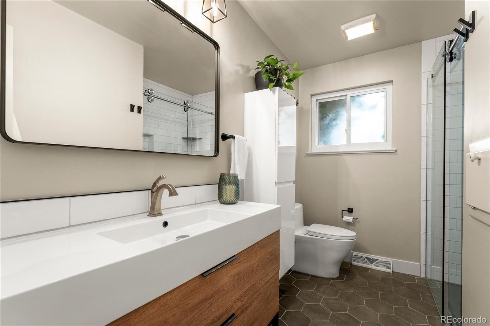 MLS Image #21 for 2409 s leyden street,denver, Colorado