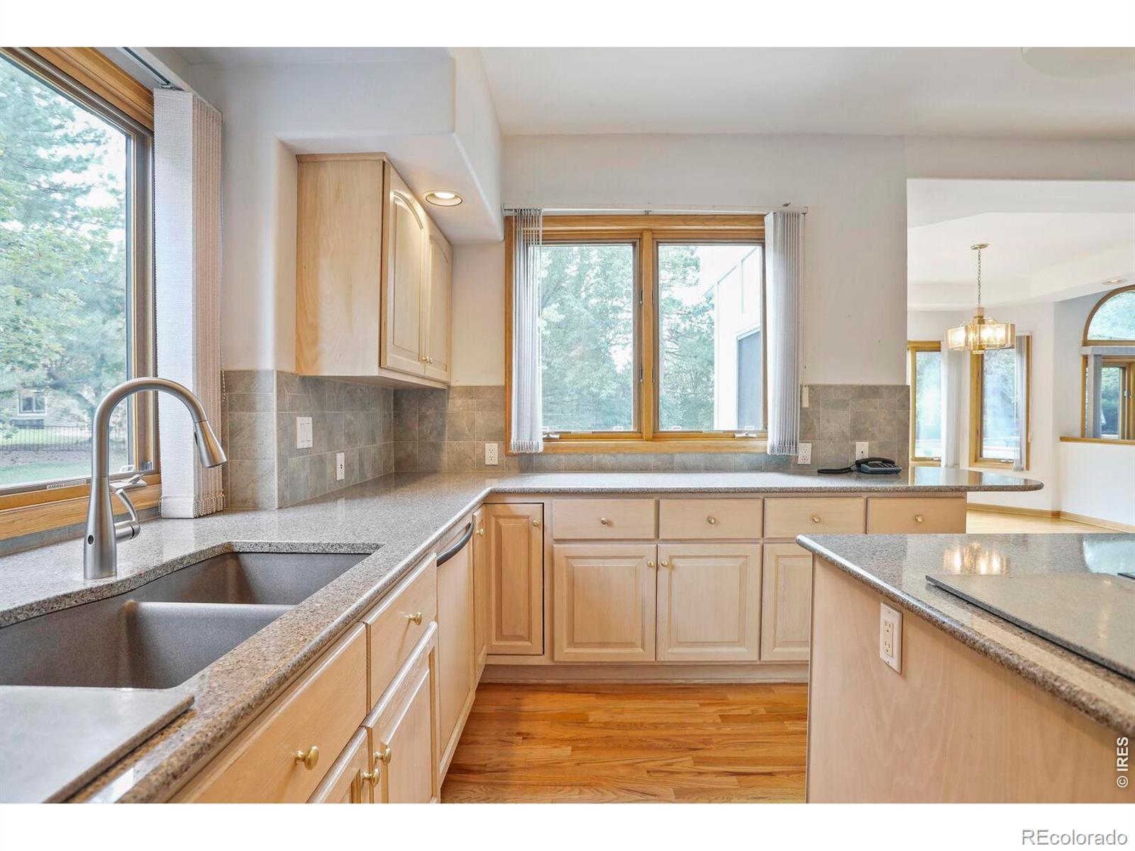 MLS Image #13 for 6348  swallow lane,boulder, Colorado