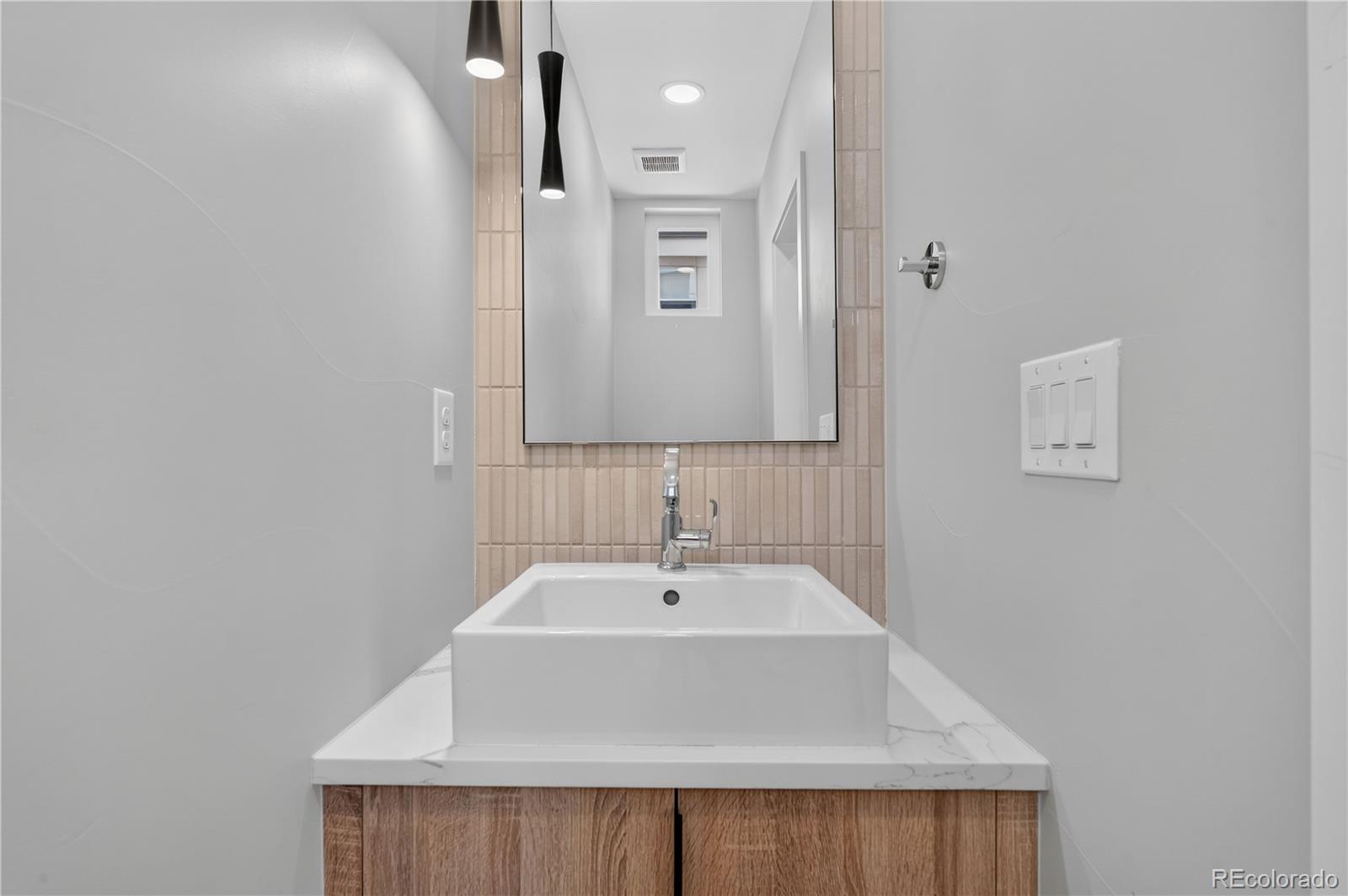 MLS Image #9 for 2330 n eliot street,denver, Colorado