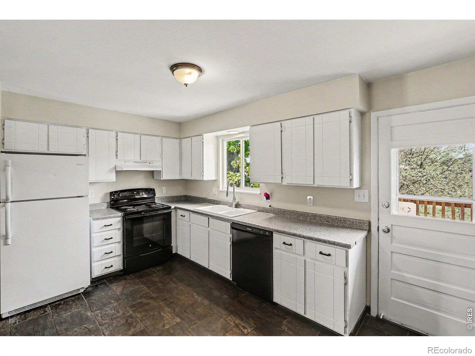 MLS Image #5 for 2421 w plum street,fort collins, Colorado