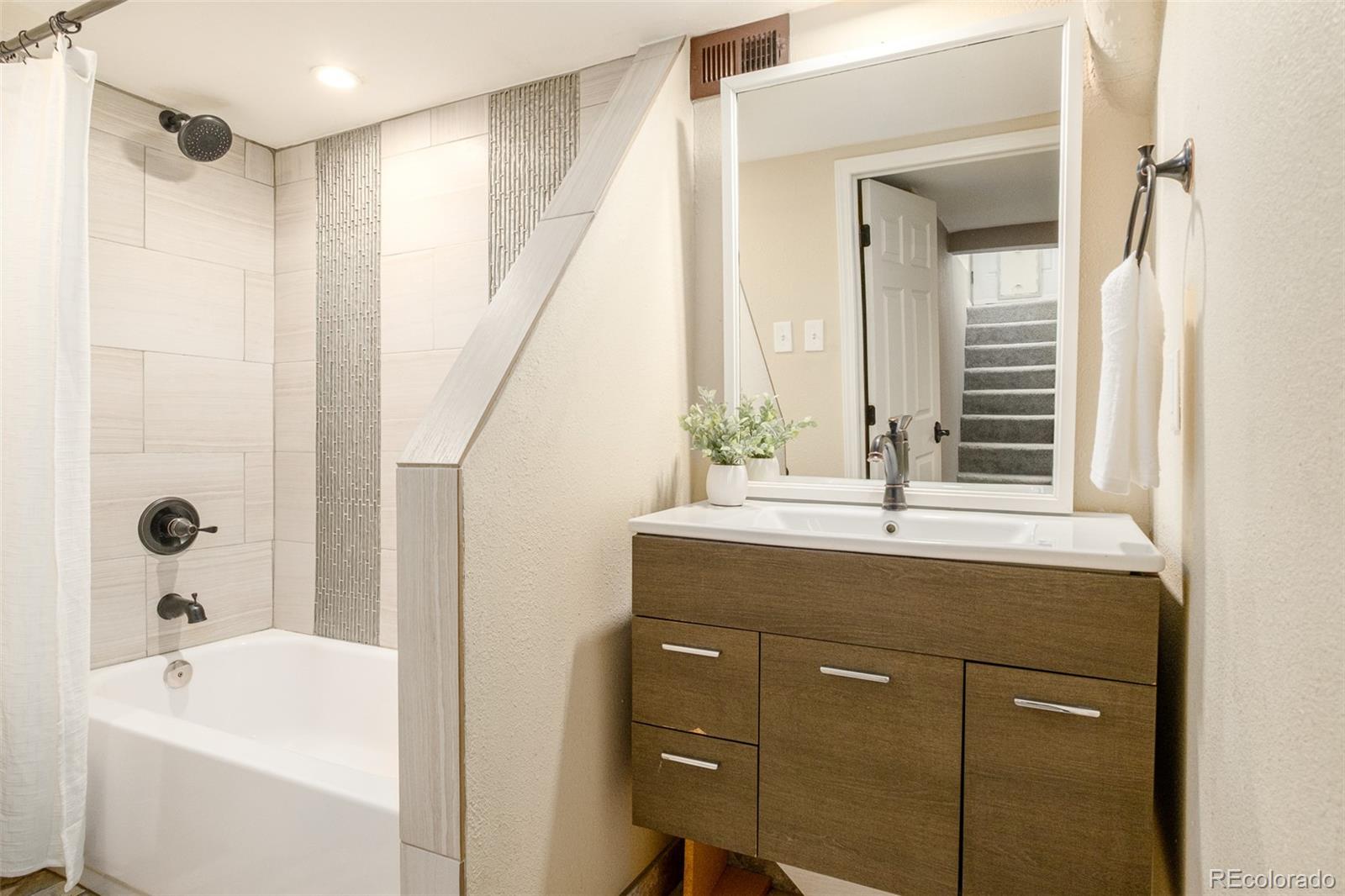 MLS Image #18 for 3068 w 38th avenue,denver, Colorado