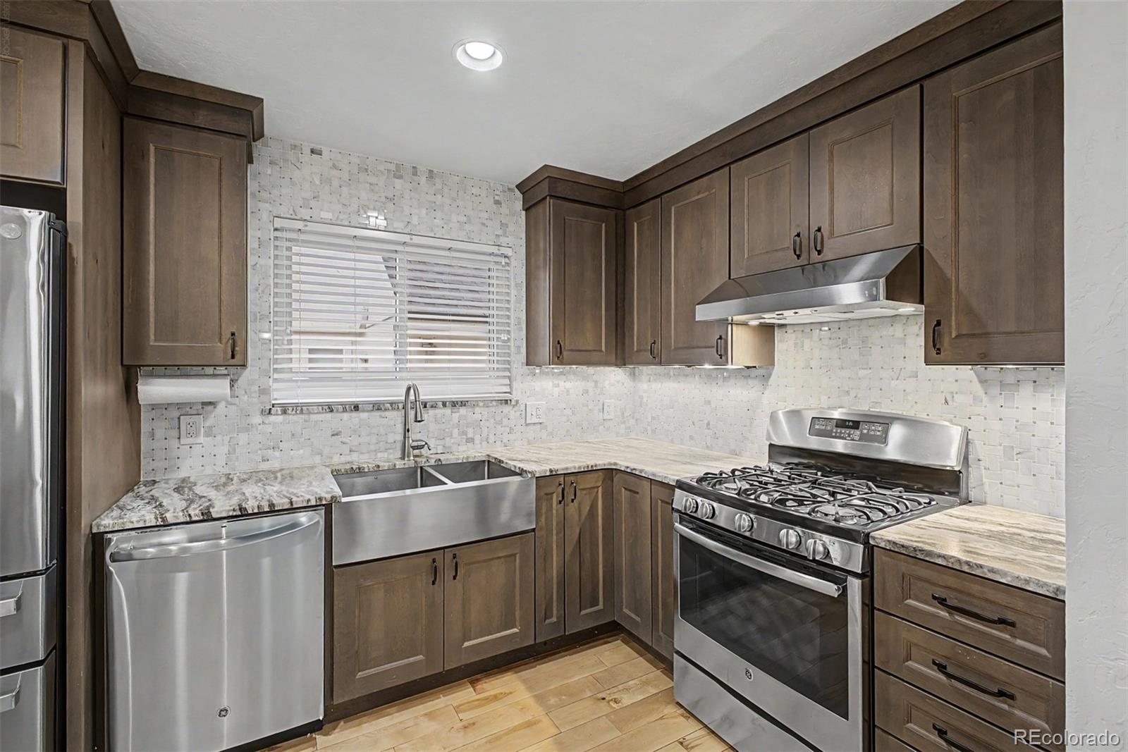 MLS Image #13 for 1571 s krameria street,denver, Colorado