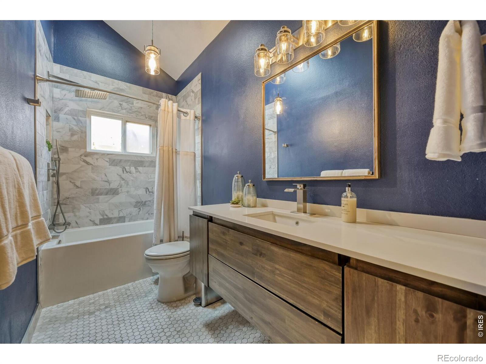 MLS Image #12 for 6225 e mississippi avenue,denver, Colorado