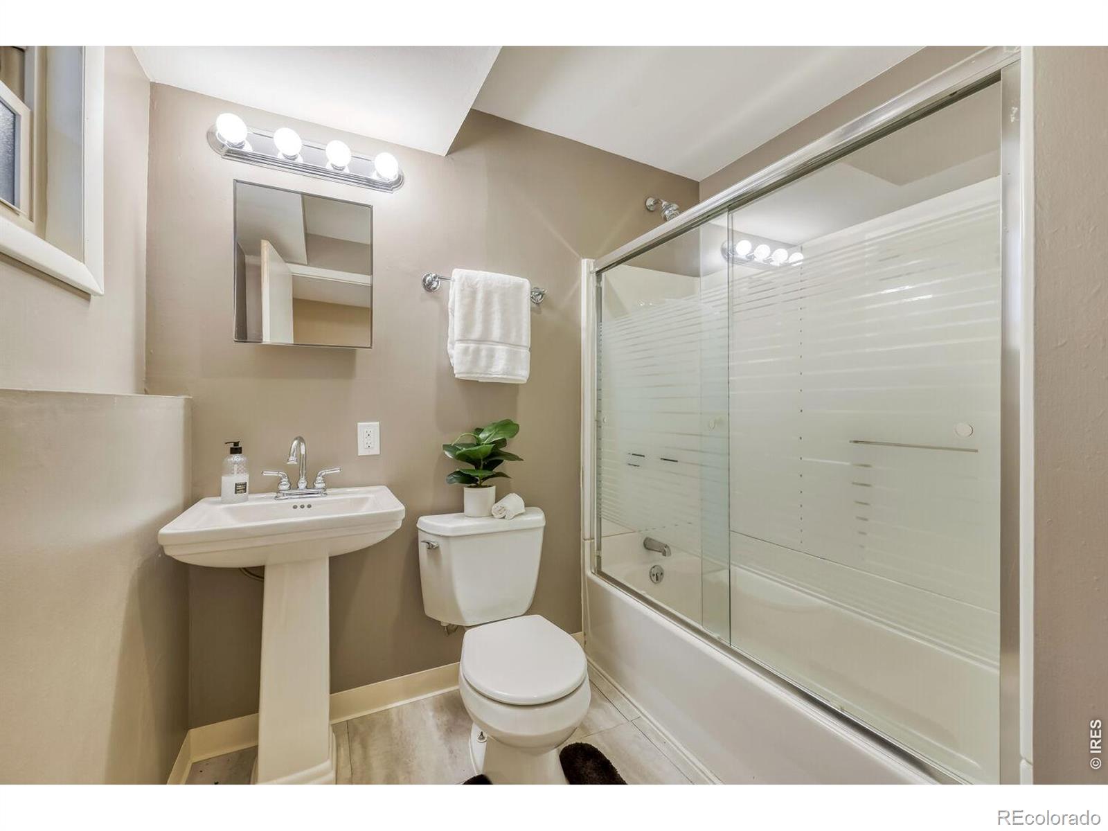 MLS Image #16 for 6225 e mississippi avenue,denver, Colorado