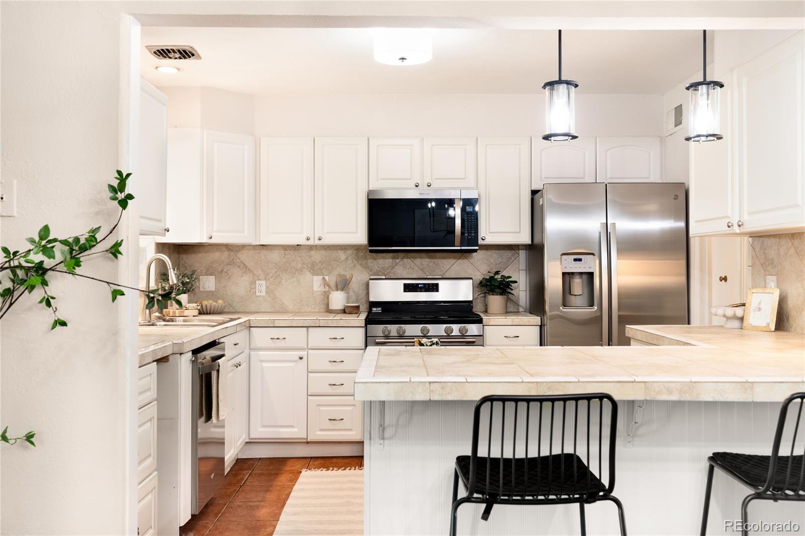 MLS Image #10 for 1176  tucson street,aurora, Colorado