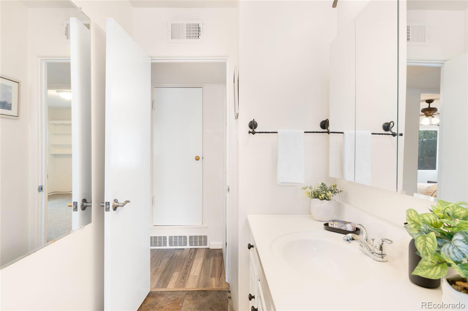 MLS Image #25 for 1176  tucson street,aurora, Colorado