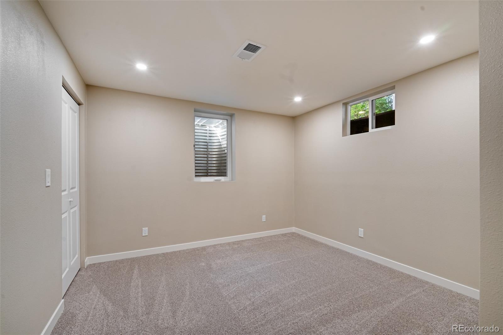 MLS Image #14 for 6930  alan drive,denver, Colorado