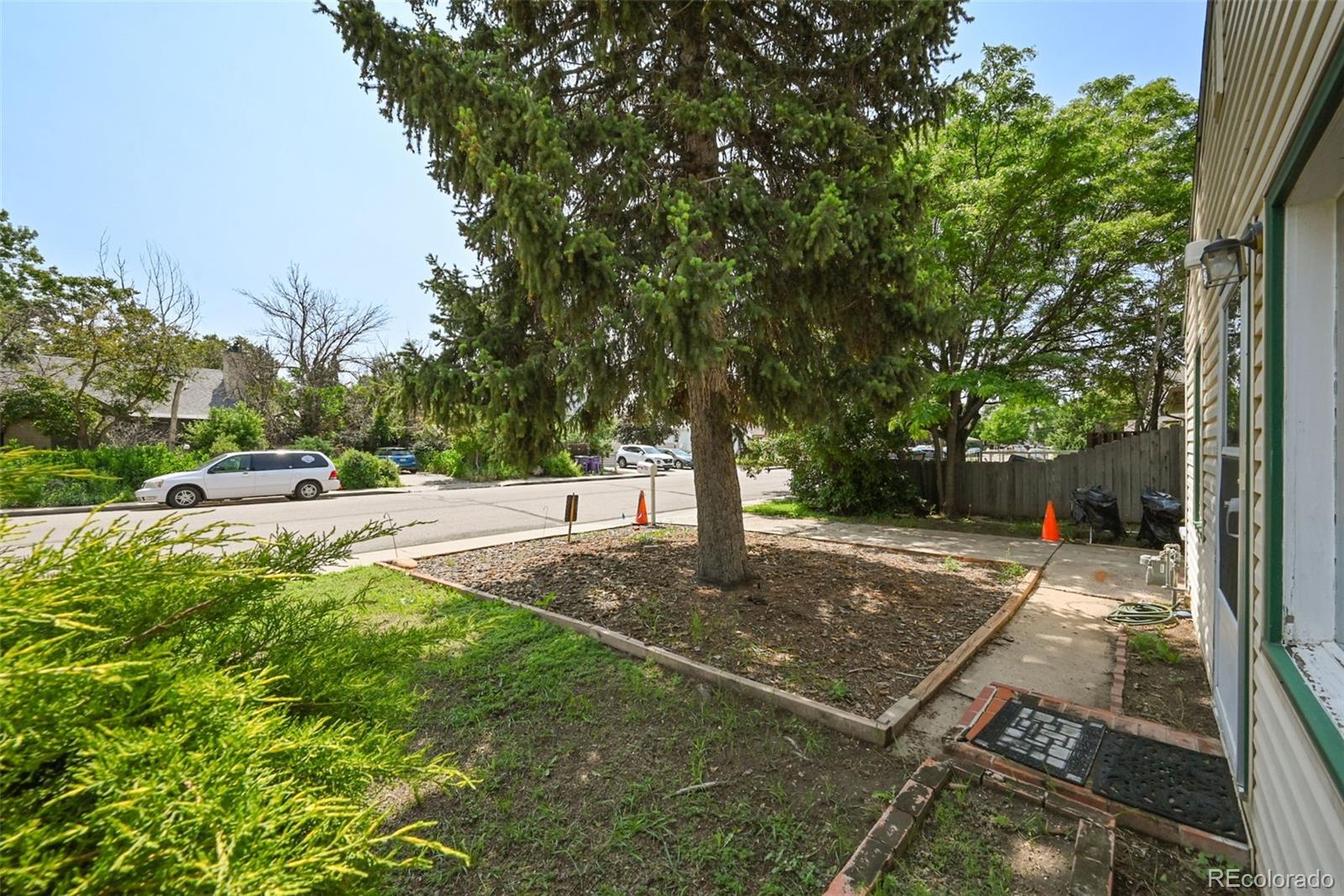 MLS Image #5 for 735 s krameria street,denver, Colorado