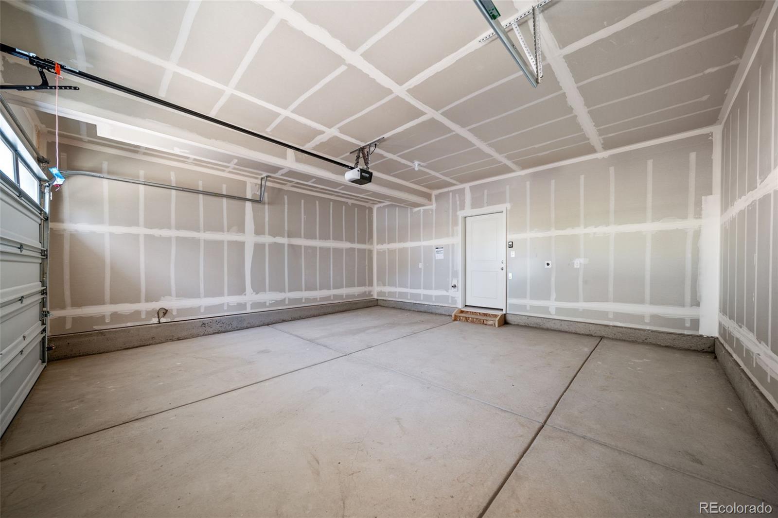MLS Image #12 for 10084  salem court,commerce city, Colorado