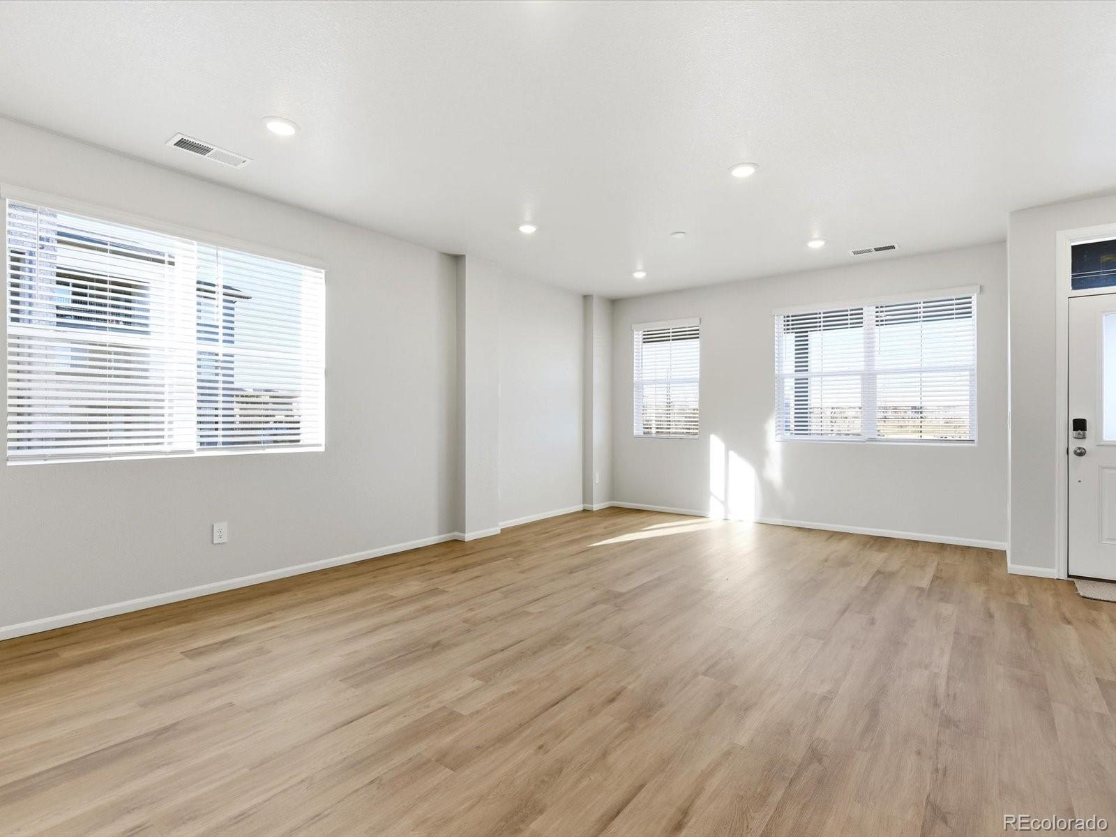 MLS Image #3 for 1596  riverplace drive,windsor, Colorado