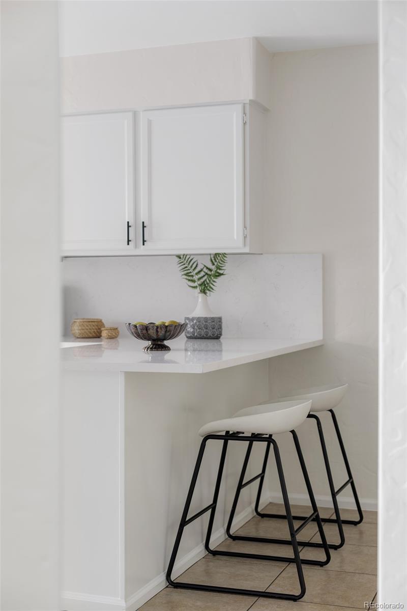 MLS Image #10 for 1562 s spruce street,denver, Colorado