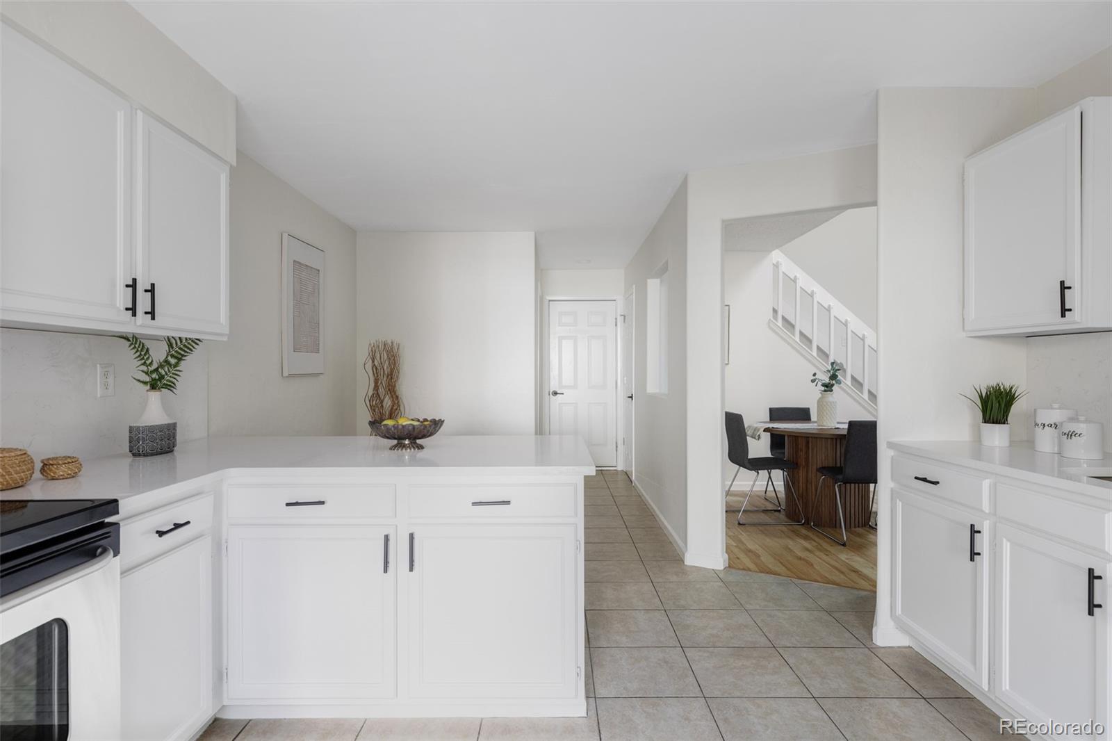 MLS Image #13 for 1562 s spruce street,denver, Colorado